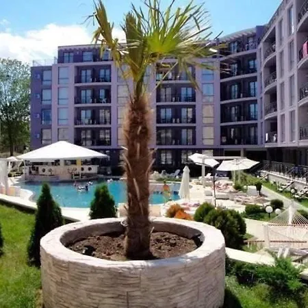 Apartment в рейнбоу 3 *