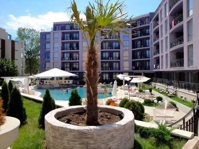 Apartment в рейнбоу 3 *